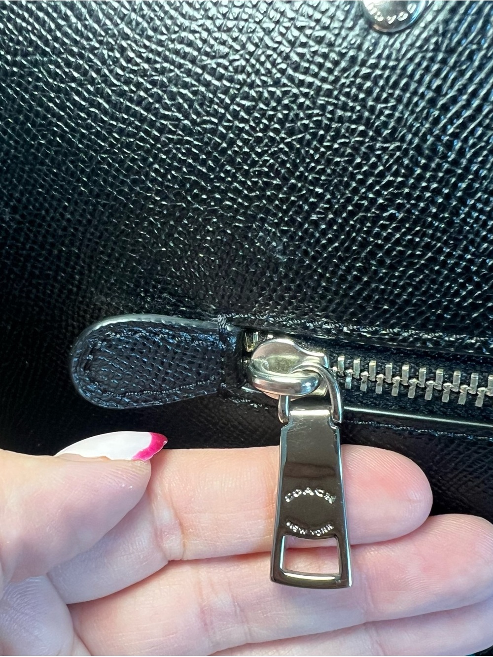 Coach Gallery Tote Bag in Black Cross Grain Leather with Silver Hardware - Picture 6 of 14